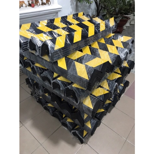 Thanh ốp góc vuông